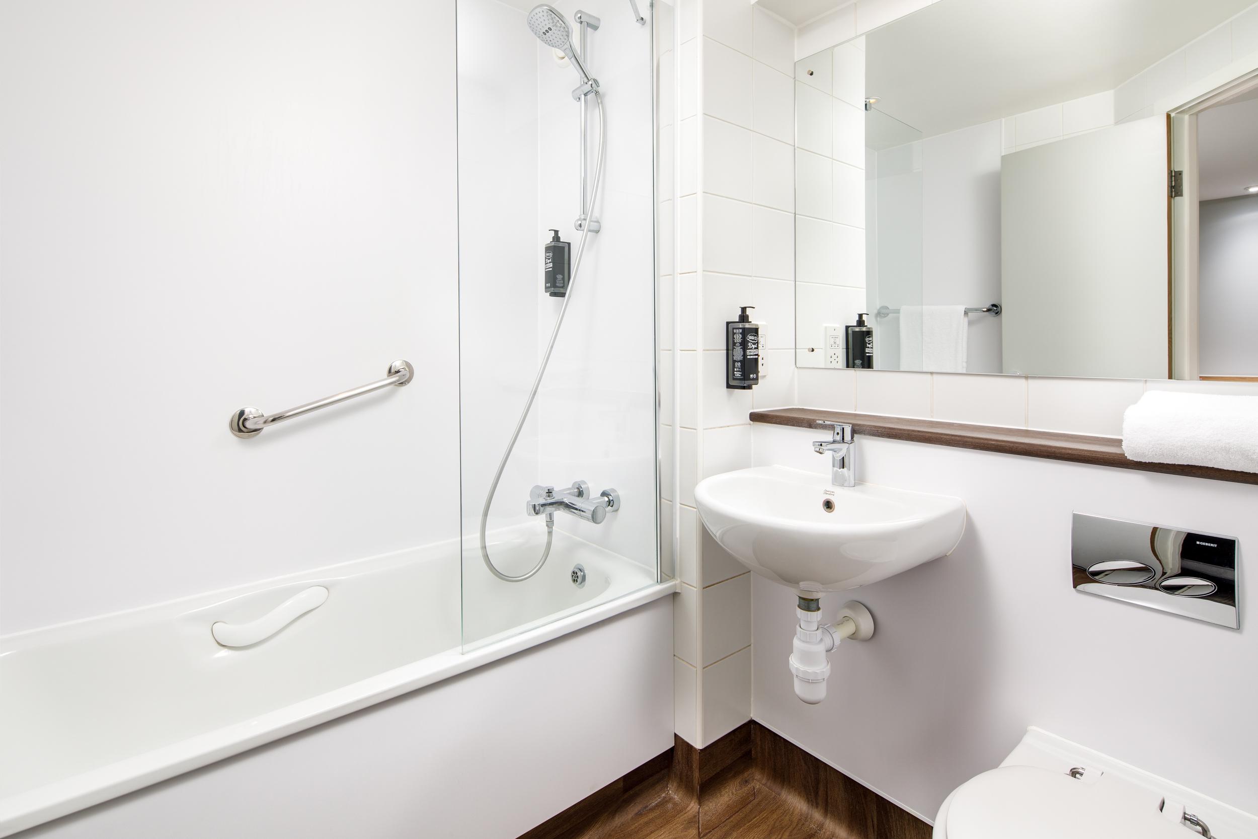 Ibis Budget London Heathrow Central Cranford Buitenkant foto