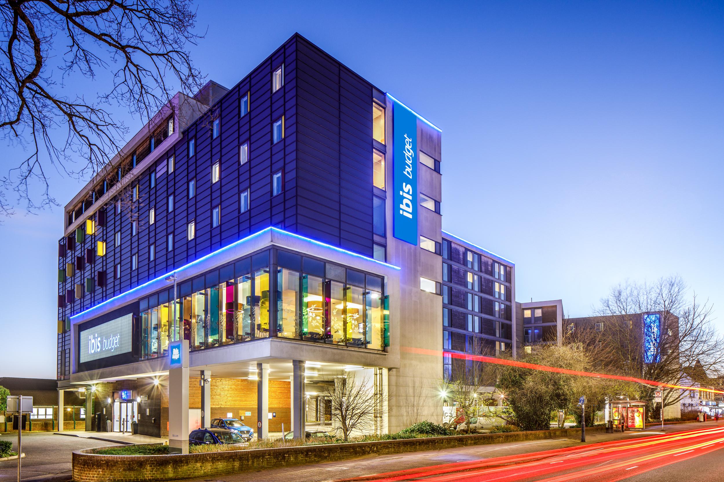 Ibis Budget London Heathrow Central Cranford Buitenkant foto