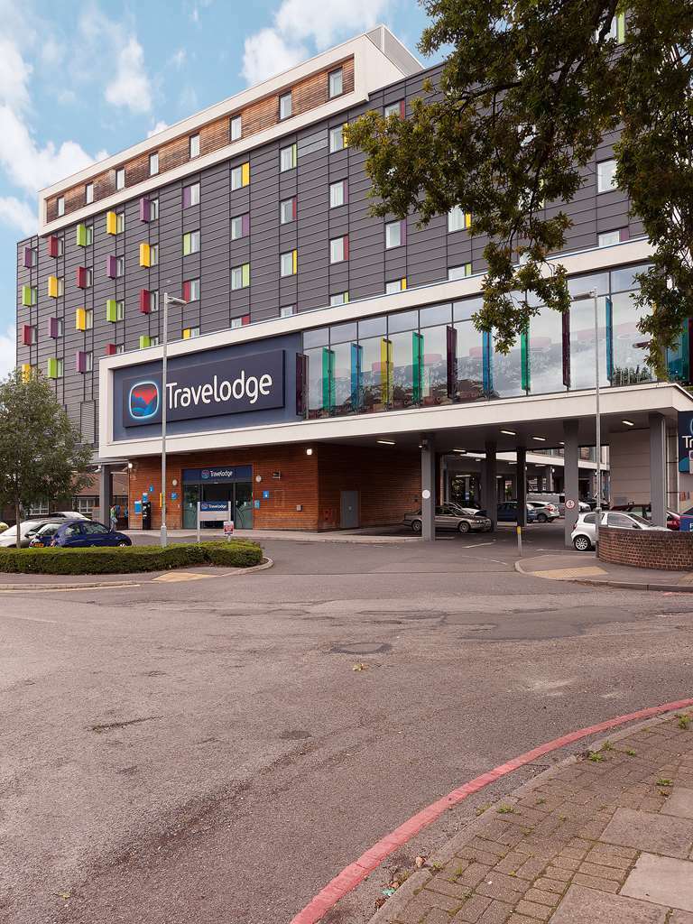 Ibis Budget London Heathrow Central Cranford Buitenkant foto